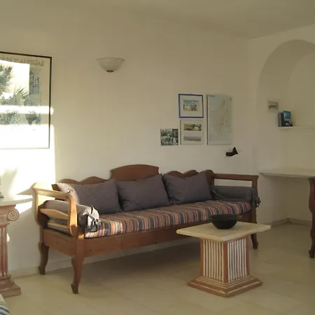 Tsanakou Vineyard Glinado * Glinado Naxos